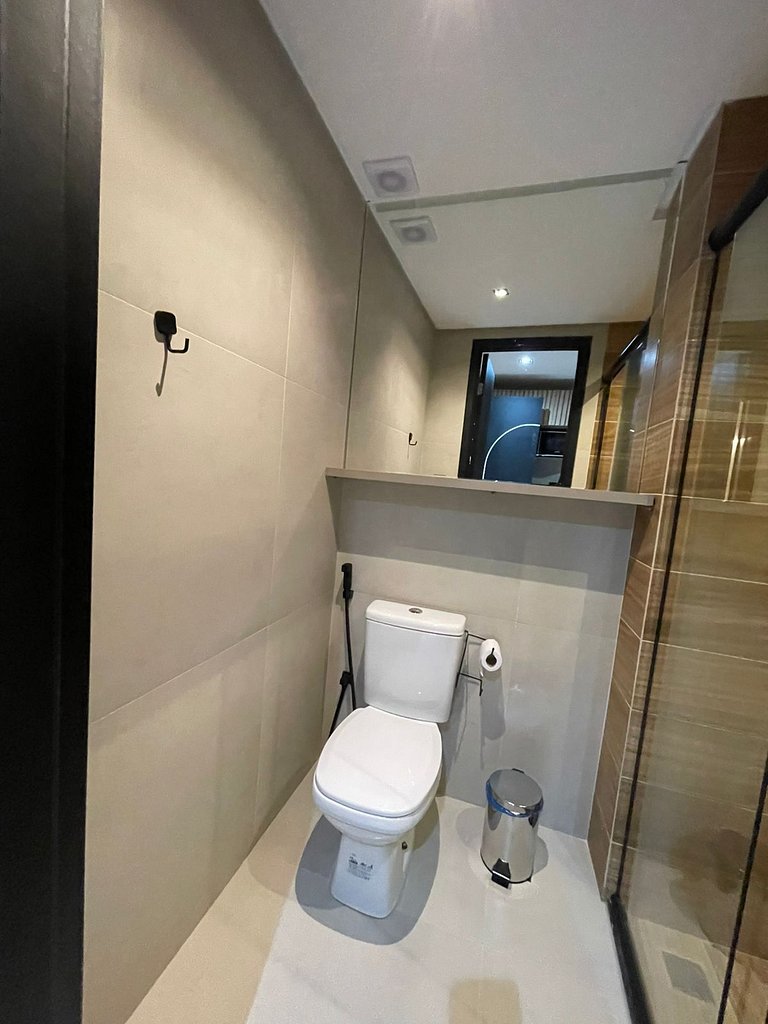 AM 114 Lindo Studio Premium em Prédio Pé na Areia.