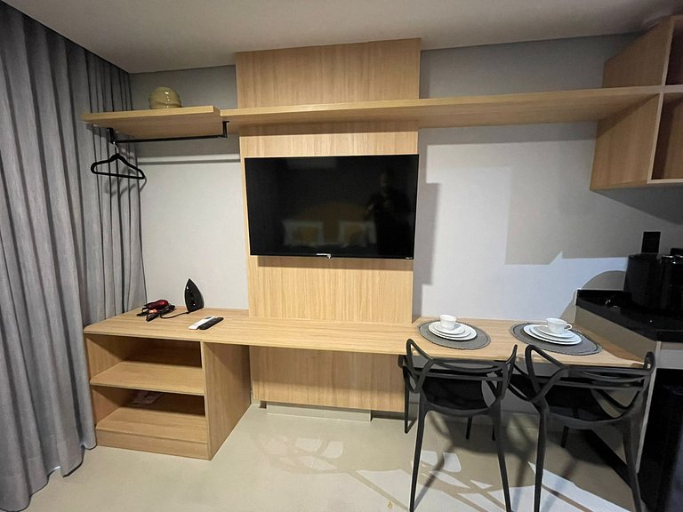 AM 114 Lindo Studio Premium em Prédio Pé na Areia.