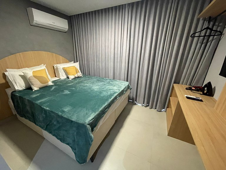 AM 114 Lindo Studio Premium em Prédio Pé na Areia.