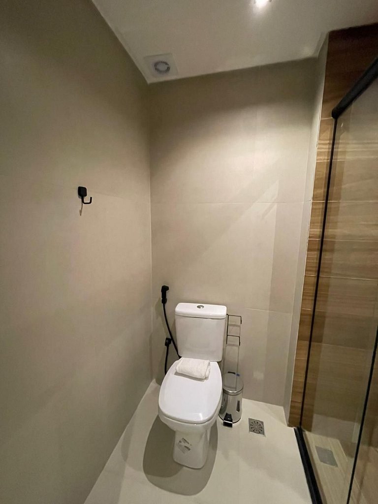 AM 113 Lindo Studio premium, Pé na Areia no Bessa.