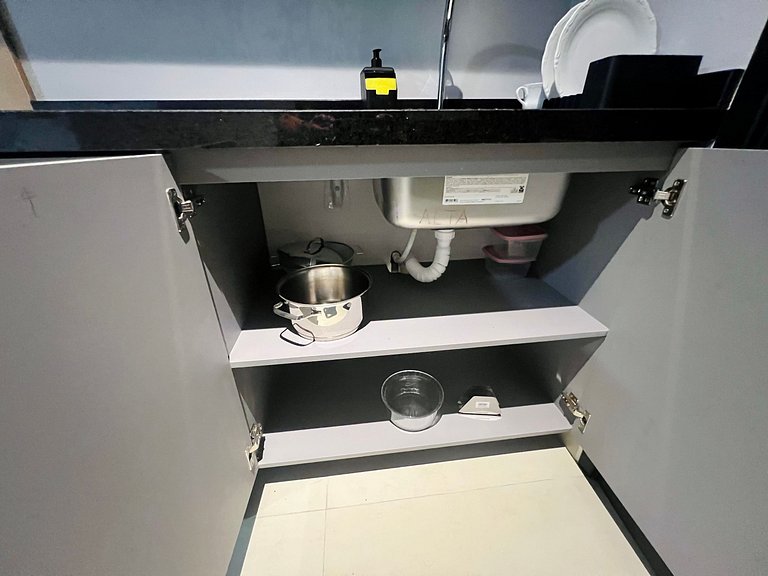 AM 106 - Lindo Studio Moderno e Completo no Bessa.