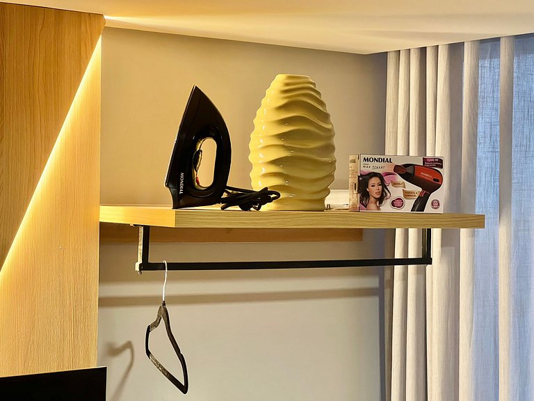 AM 113 Lindo Studio premium, Pé na Areia no Bessa.