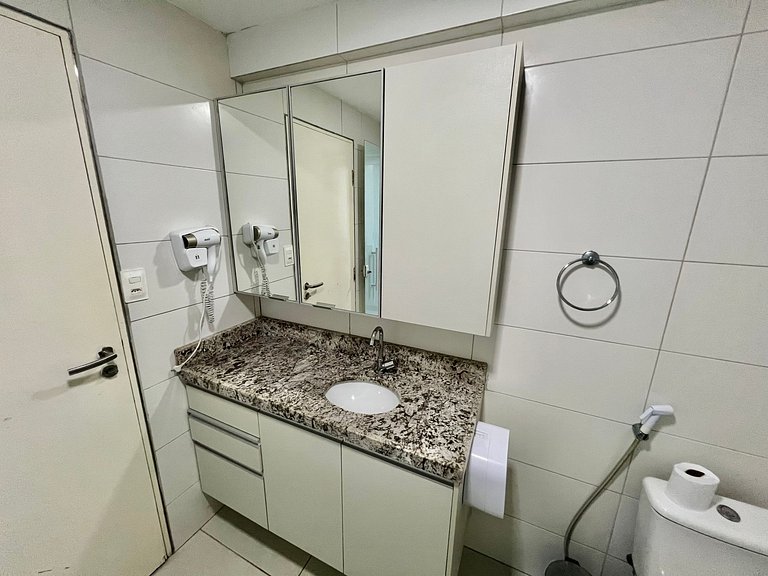 FB 203 - Flat Pé na Areia, Vista Mar com Varanda.